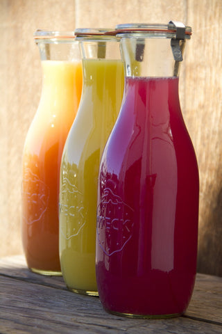 WECK 763 glass jars offer clear aesthetic for brunch beverages.