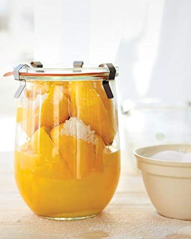 Weck Tulip jar microwave-safe for safe reheating.