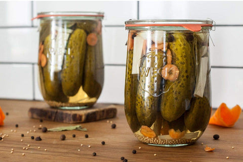 Plastic-free, durable glass replaces plastic containers.