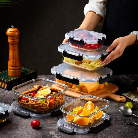 Wells glass meal prep 35.8 oz container stores family meals for the week.