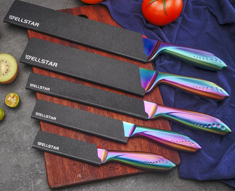 WELLSTAR safe-blade storage keeps countertops neat and knives ready.