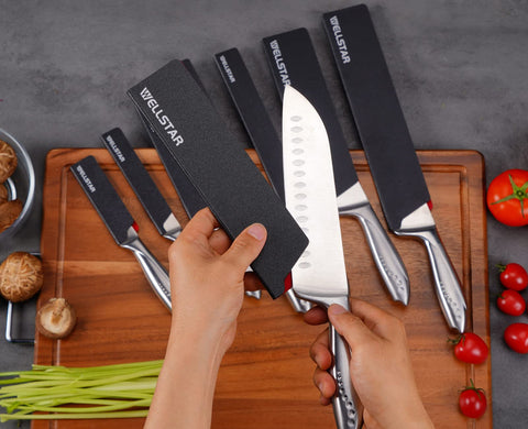 WELLSTAR Eight-piece set includes multiple sizes for versatile storage.