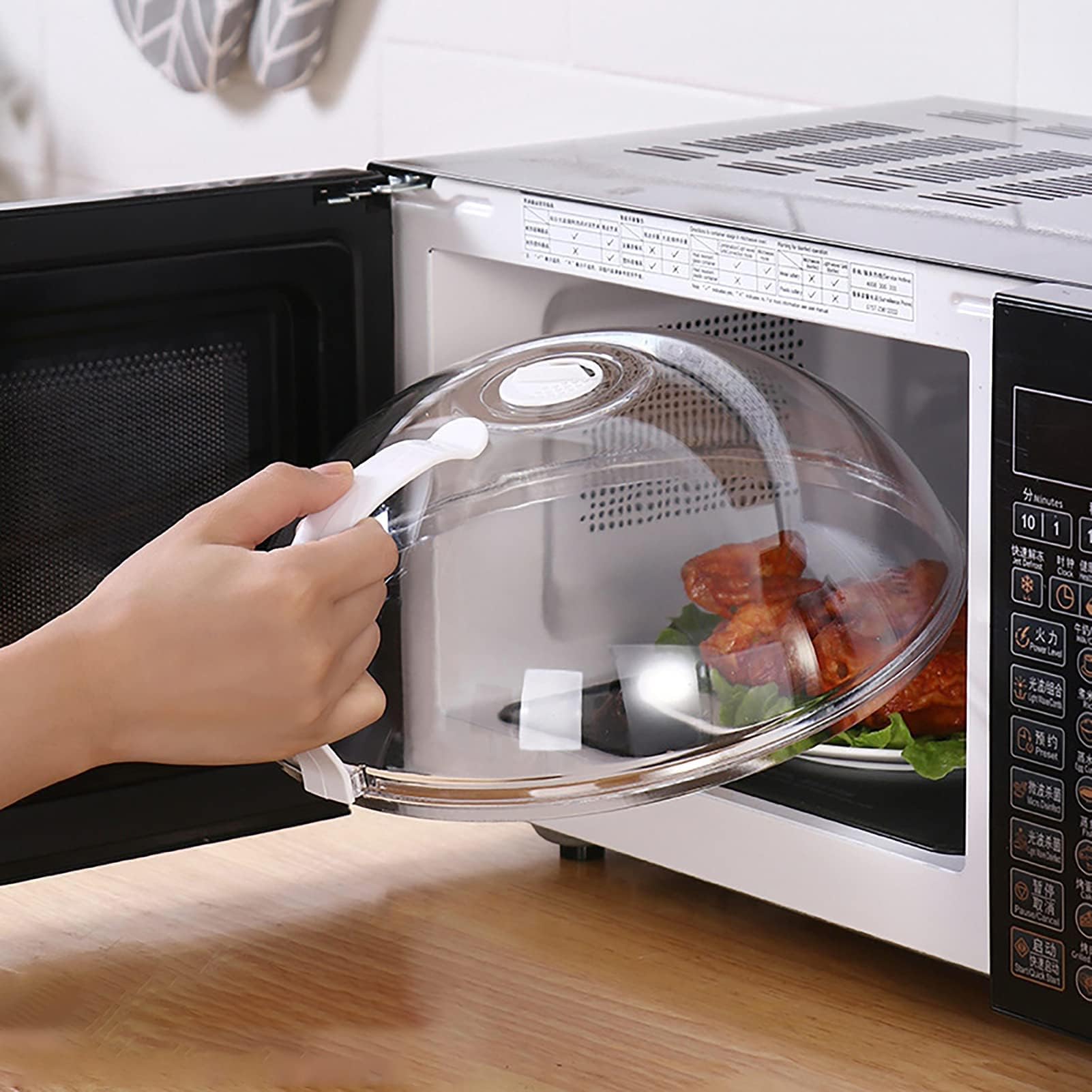 WENWELL microwave splatter cover with a sturdy handle for safe lifting