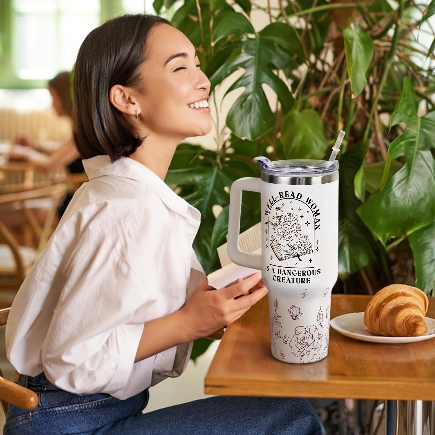 wesncdch vacuum-insulated stainless steel tumbler highlights durable insulation and long-lasting beverage temperature.