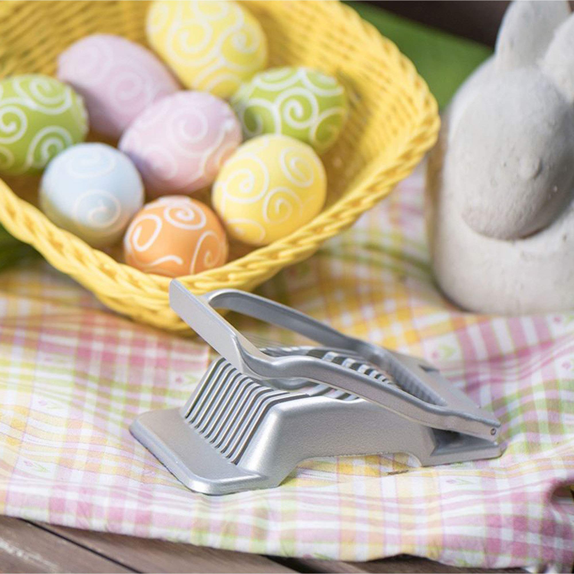 Westmark egg slicer grey base provides sturdy stability during prep.