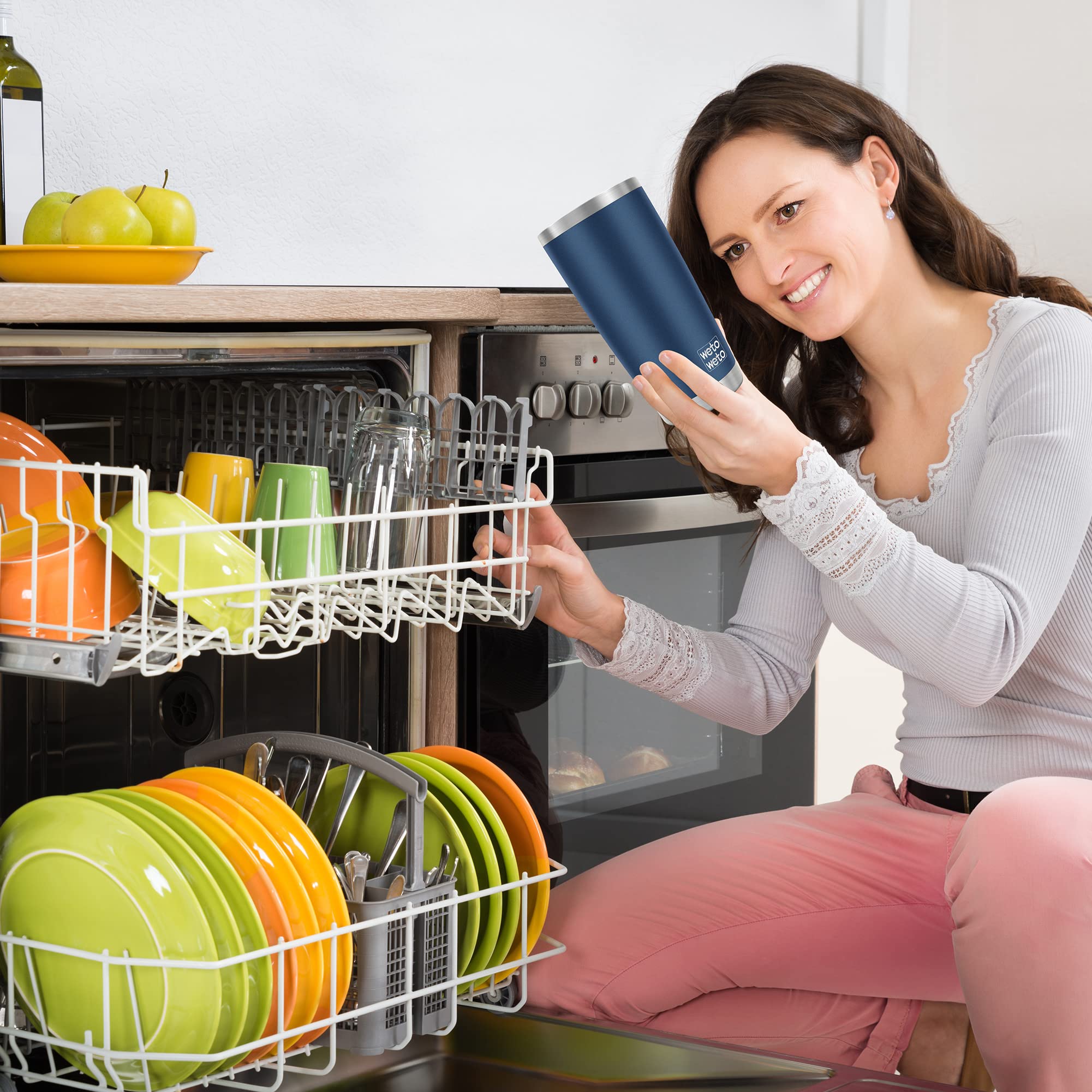 Wetoweto 20oz tumbler navy insulated cup keeps drinks at the right temperature