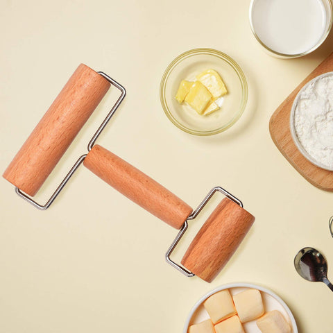 Whaline dual-roller set for pizza, pastry, and cookies.
