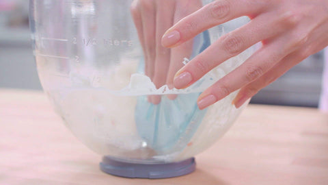 WHISK WIPER PRO tilt-head compatibility for KitchenAid fits smoothly.