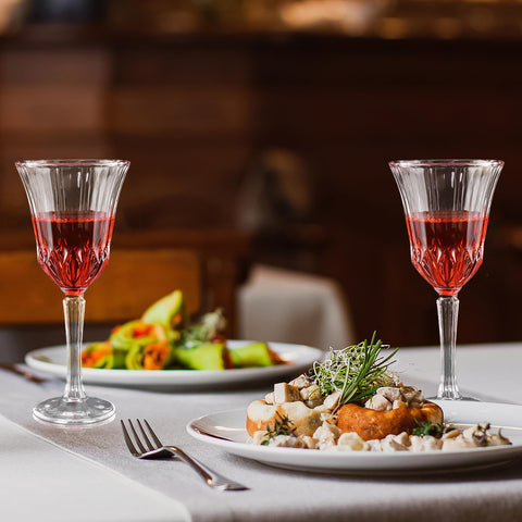 Whisquor wine glasses with stable base to prevent spills during hosting