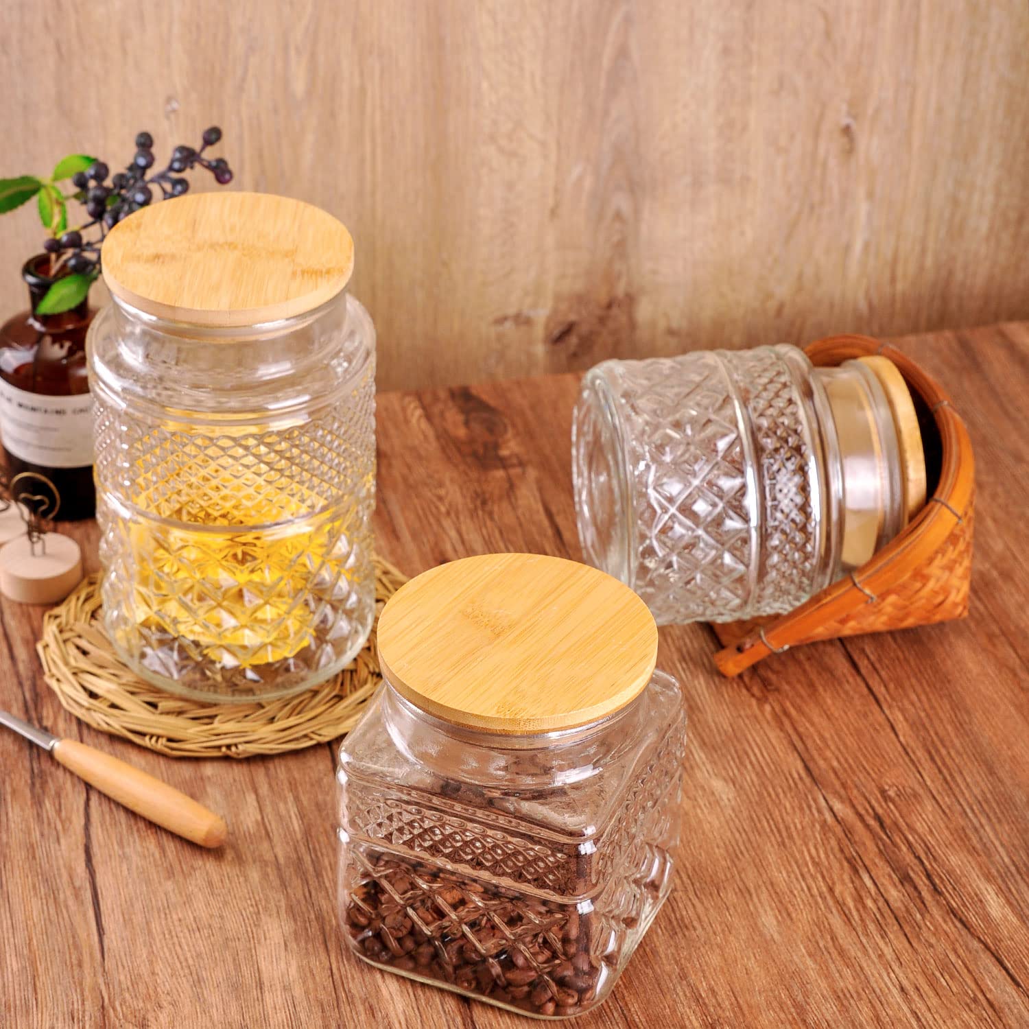 WHJY medium 1400ml jar fits cookies, tea, or loose leaf blends.