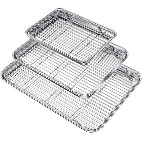 Wildone baking sheet set front view with three pans for versatile baking