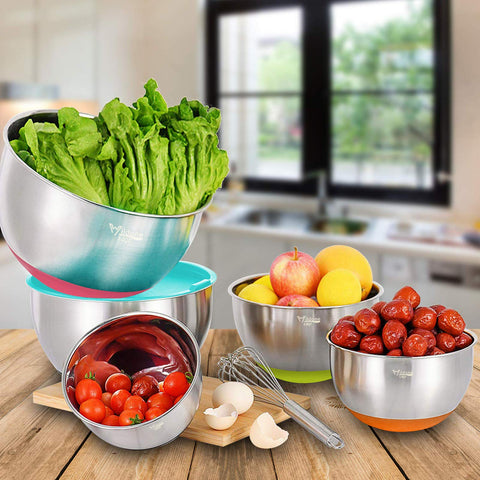 Wildone bowls rest securely with silicone non-slip bottoms during mixing.