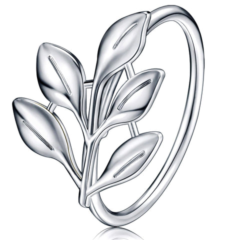 Leaf design adds decorative charm to everyday meals.