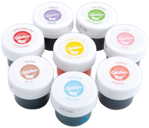 Wilton 8-Icing Colors Set on a cake demonstrates the wide shade range.