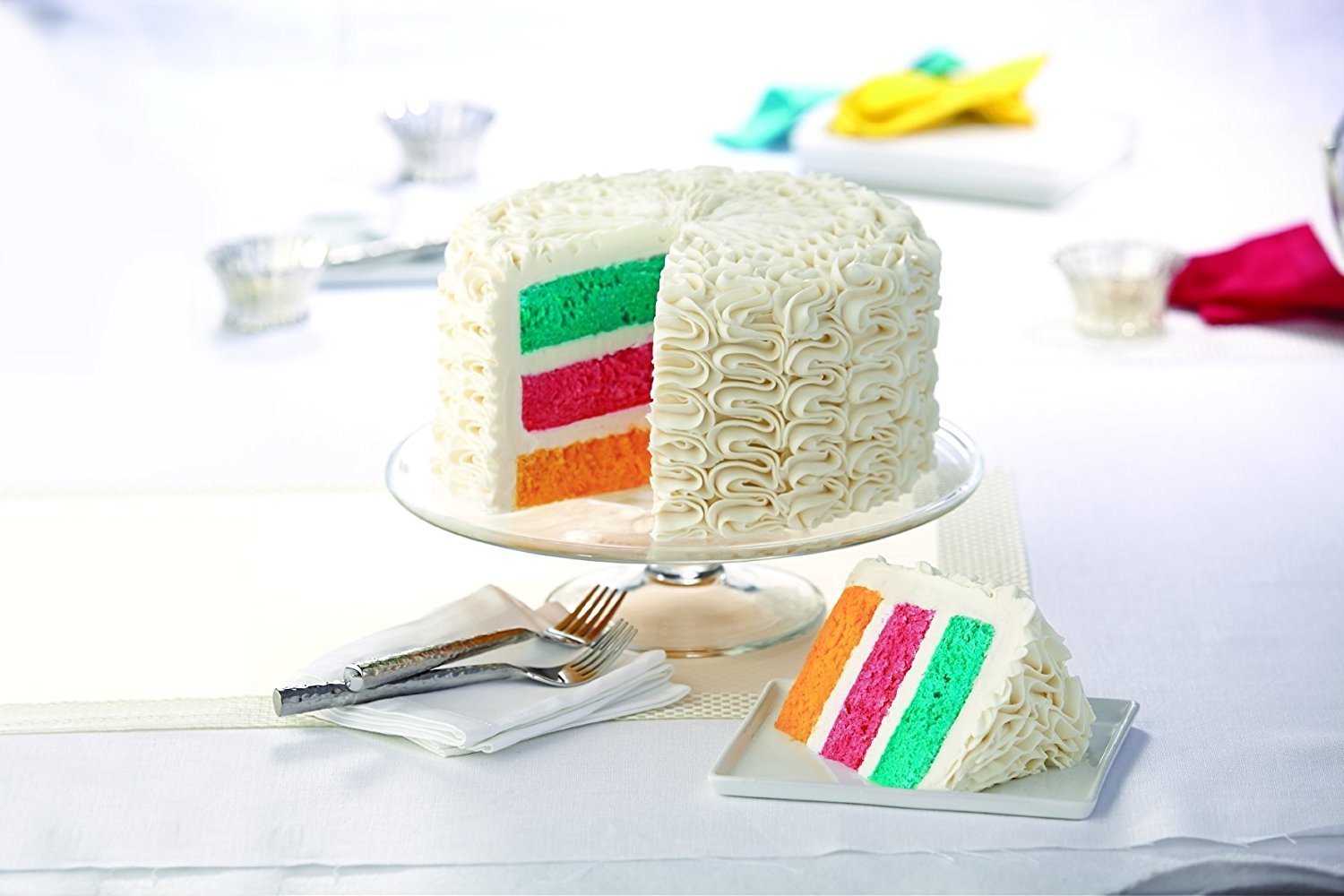 Wilton adjustable cake leveler with a leveling wire enables consistent layer thickness.