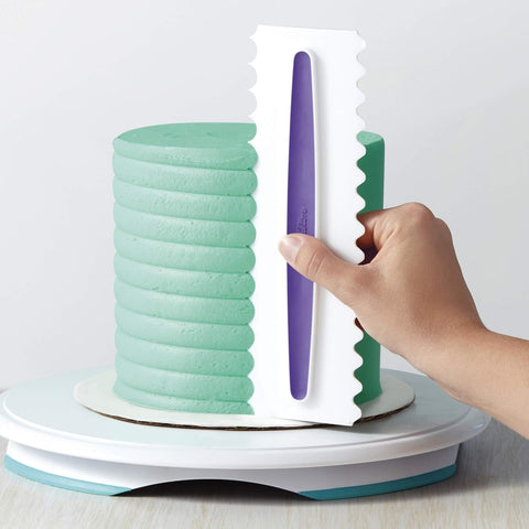 Wilton bakery perfection scraper delivers flawless frosting and clean cake edges