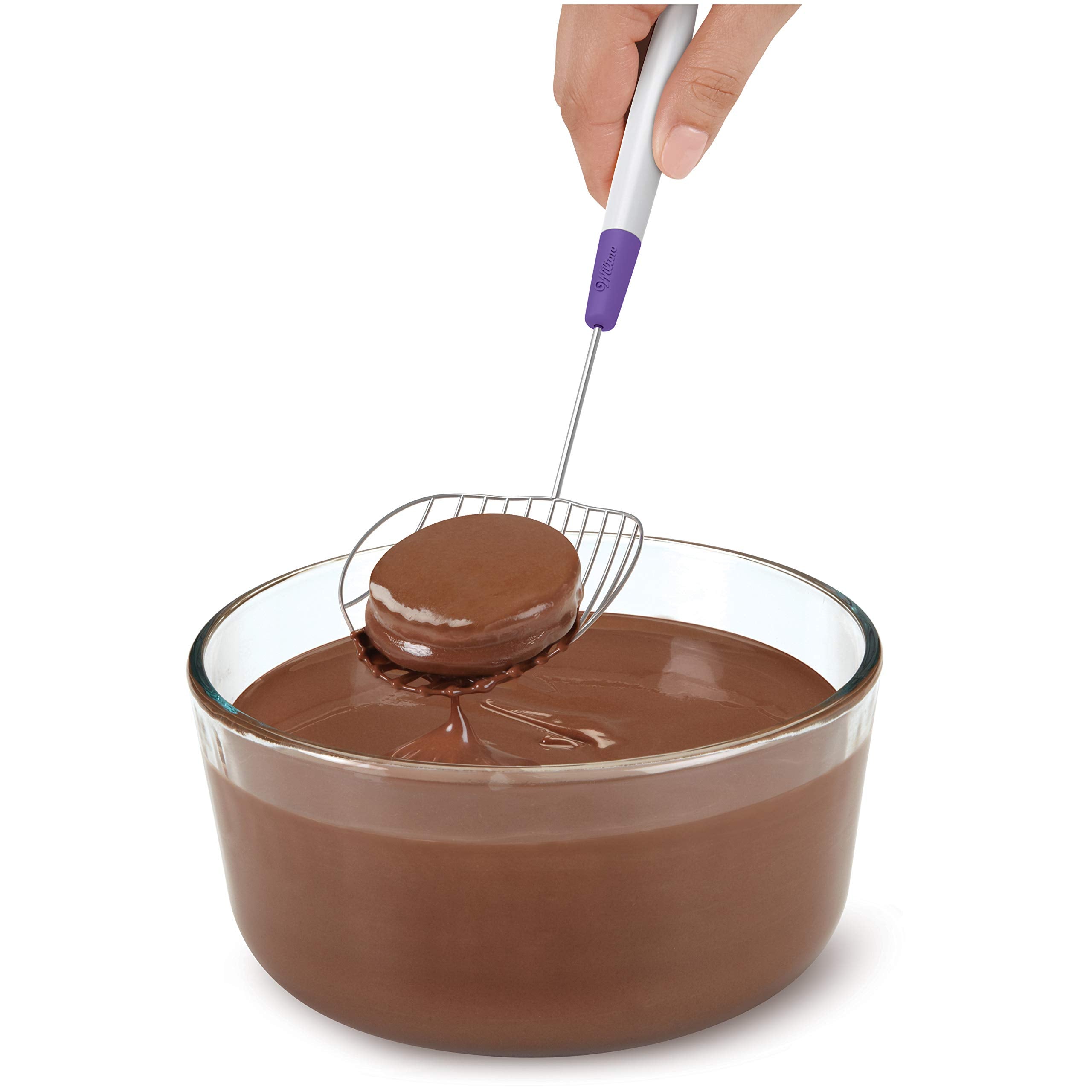 Wilton Candy Melts scoop shows wide slots to stabilize treats during dipping
