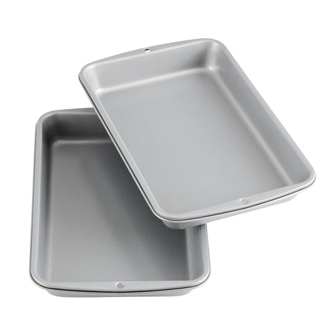 Wilton Recipe Right 2-pack pan, 11x7 inches, ensures even heat and easy release.