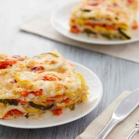 Compact 11x7 inch Wilton Recipe Right size fits standard ovens and storage.