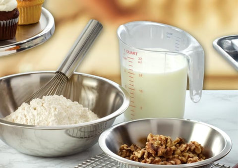 Winco PMCP-50 measuring cup showing raised markings for quick, accurate reads