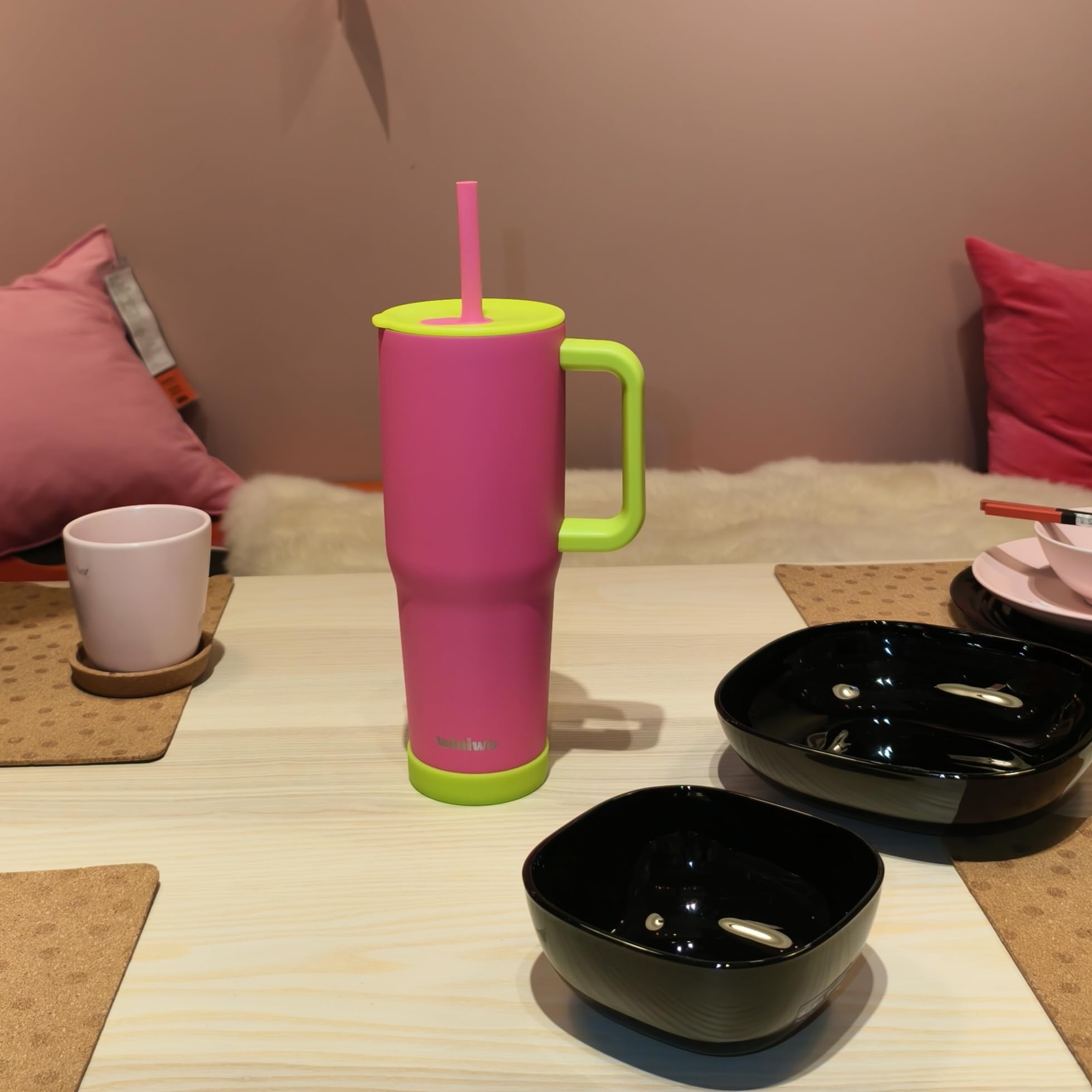 Winiwo flexible straw enables comfortable sipping from any angle.