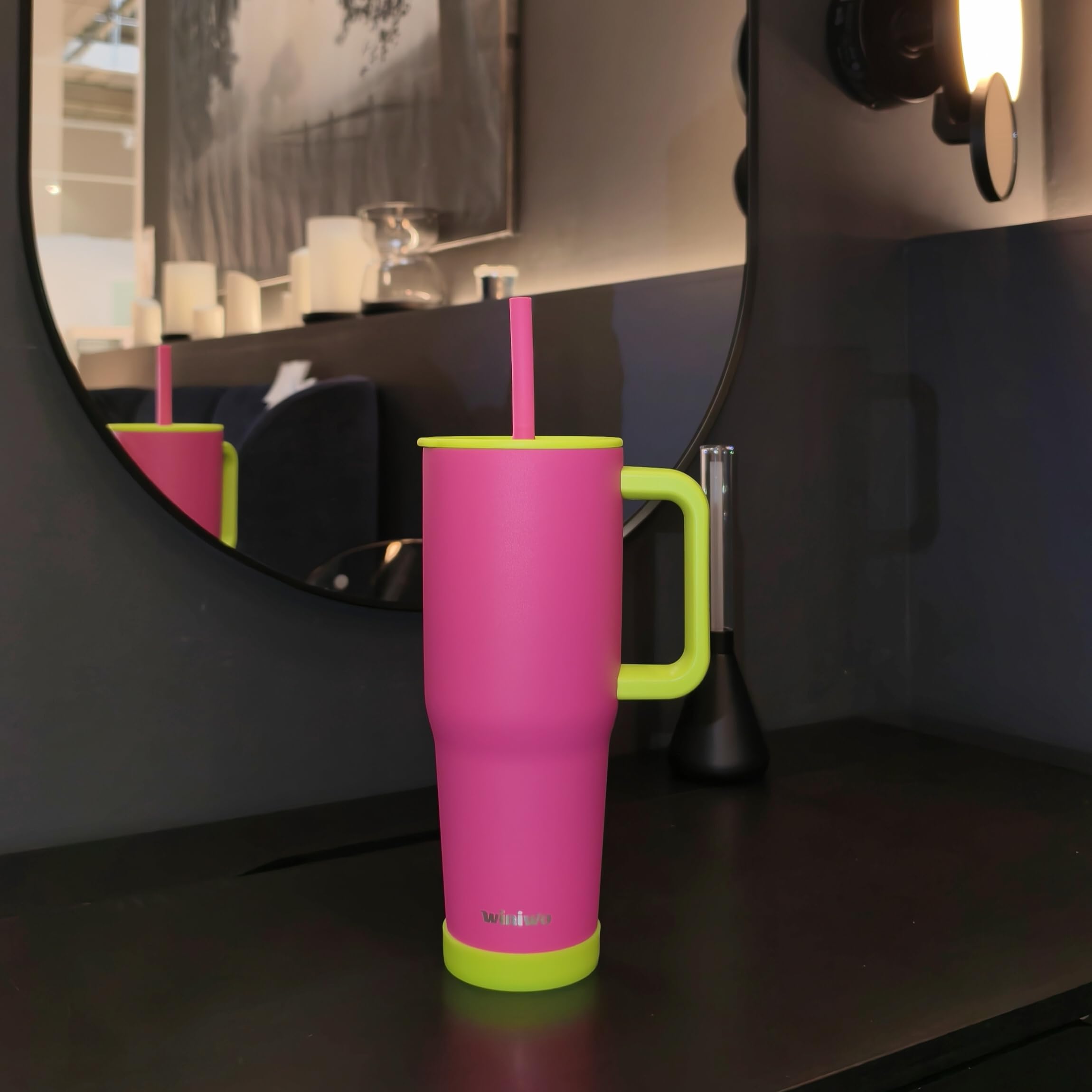 Winiwo insulated stainless bottle keeps drinks cold longer.