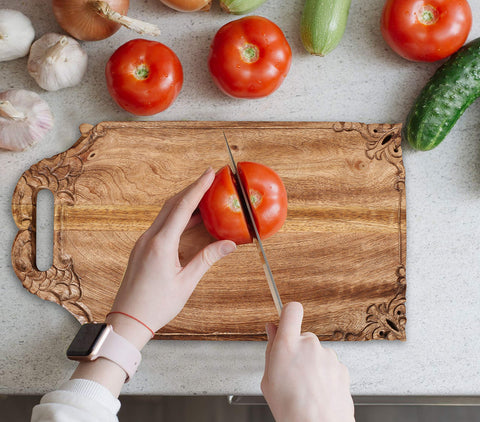 Winlay Mango Wood handcrafted tray — edge-grain detail enhances rustic elegance at table.