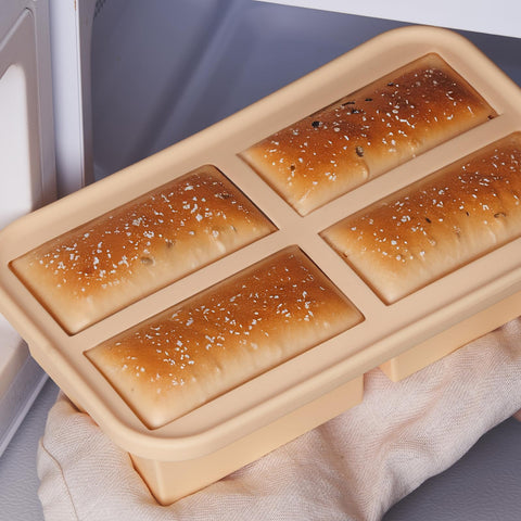 Winrock dishwasher-safe silicone tray is easy to clean and reuse.