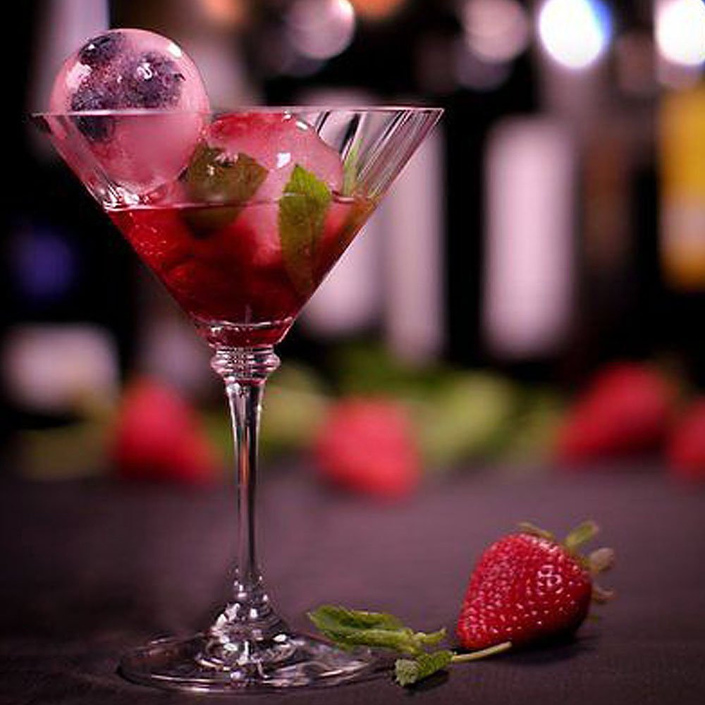 Wiscky BPA-free molds safe for reusable ice at parties and travel