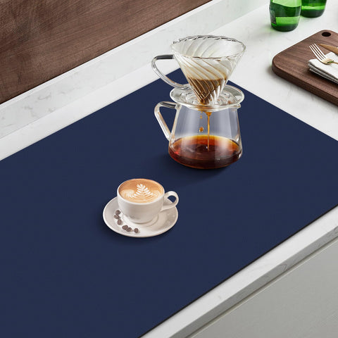 WISELIFE Coffee Mat easy-clean rinse example for quick washing after spills.
