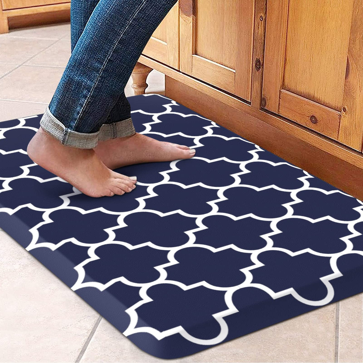 WISELIFE Kitchen Runner anti-fatigue blue mat supports long stands during cooking.