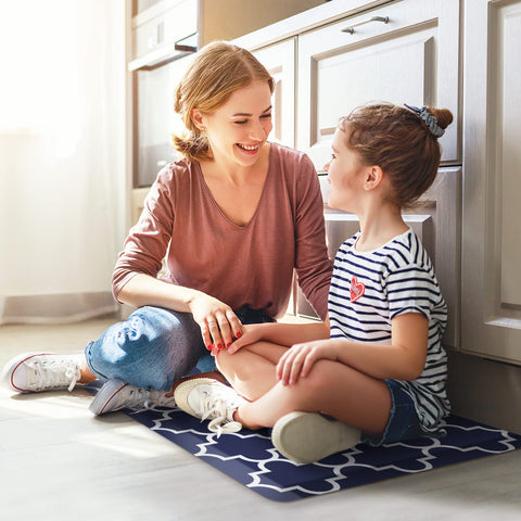 WISELIFE Kitchen Runner protects dishes with soft cushioning while cleaning.
