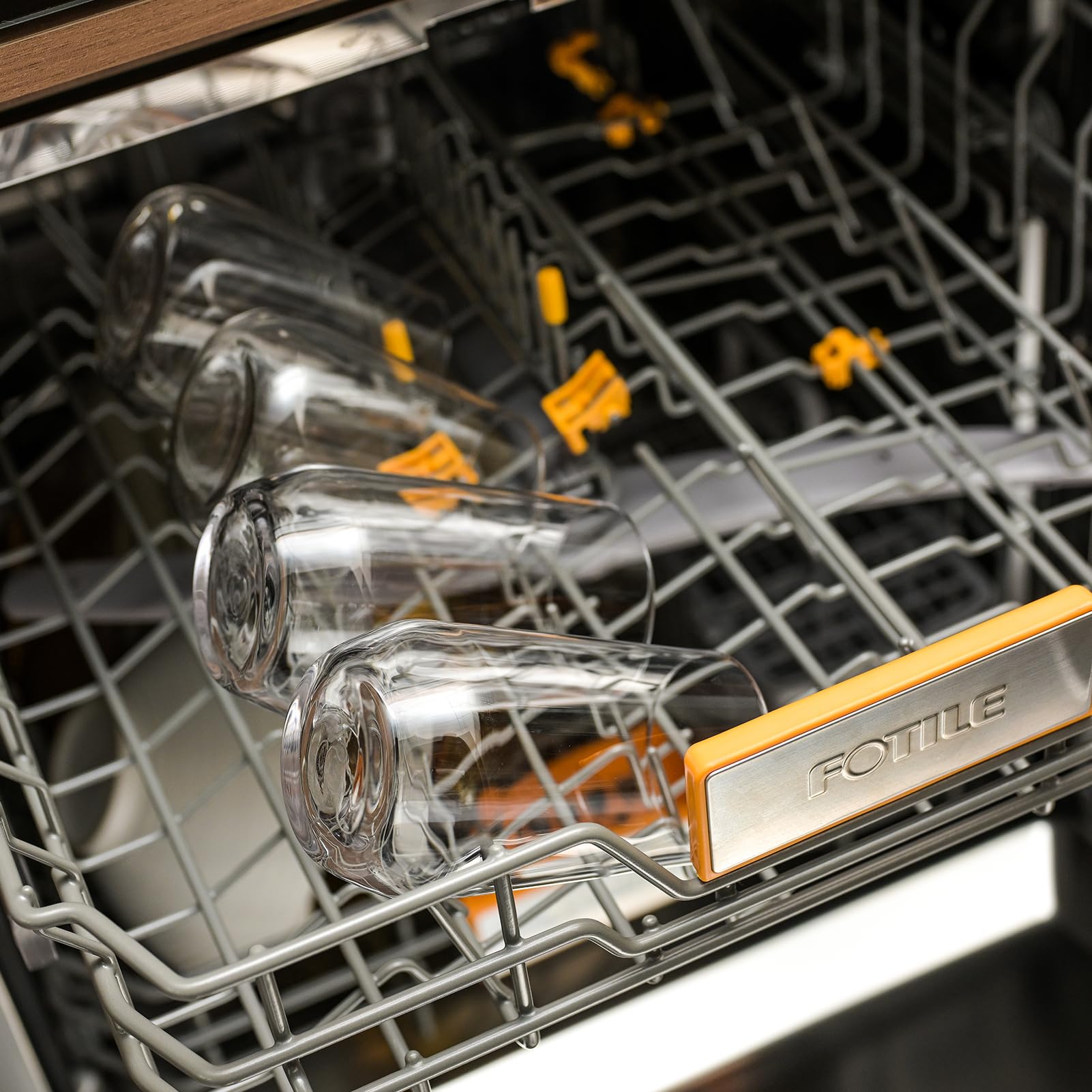 Wlasss ergonomic curved design glass that's easy to grip