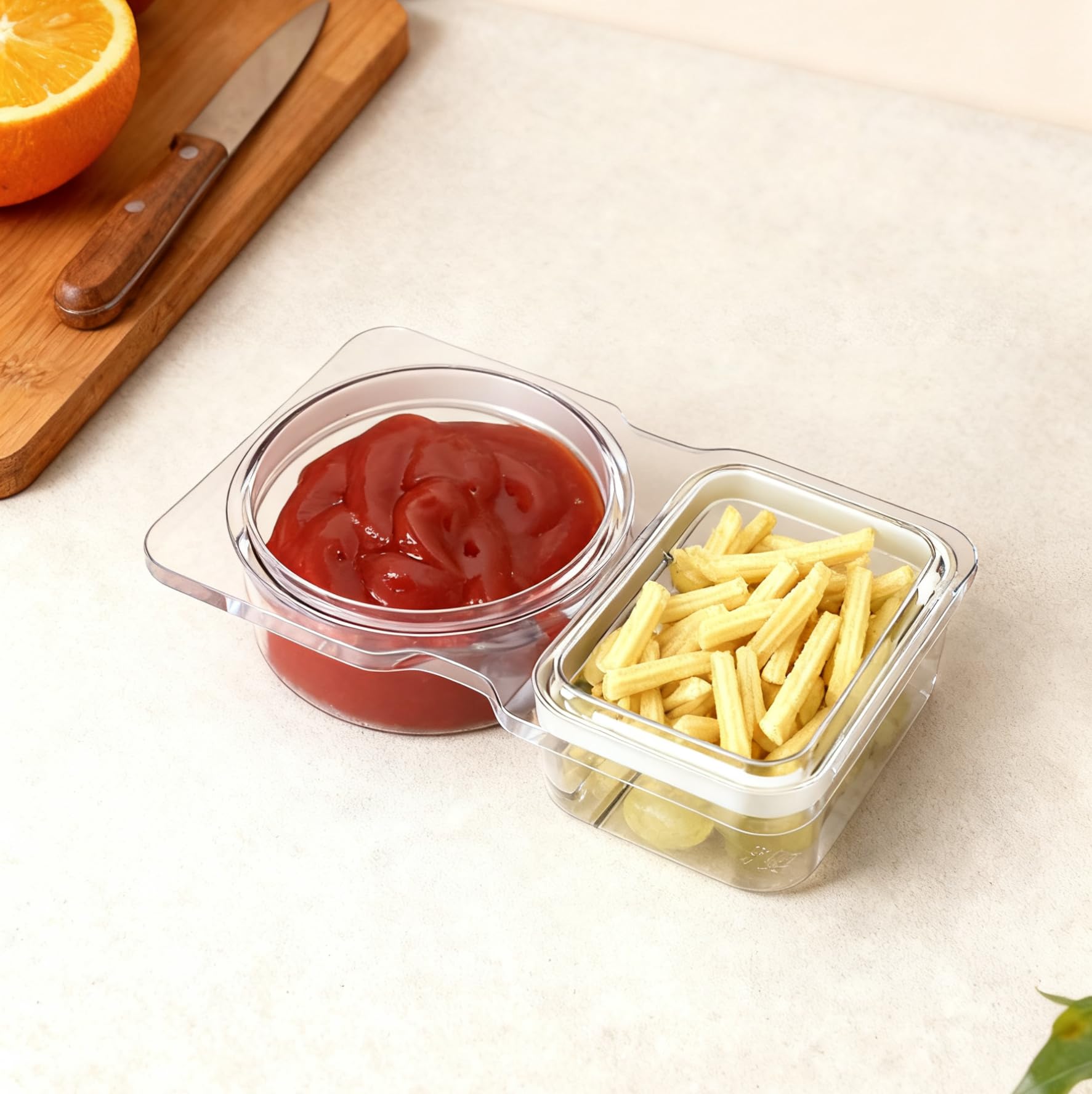 WOIRHWEH compact 4.5 oz snack system with 2 oz square and 2.5 oz round sections.