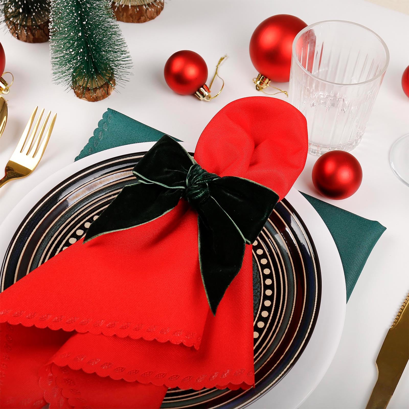 Wonlex velvet green bow napkin ring enhances holiday ambience.