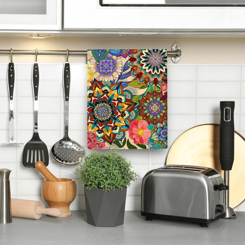 Gift-ready packaging for Wovoto floral towels, ideal for housewarmings.