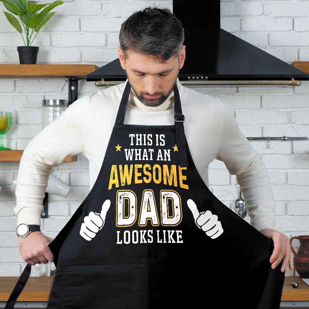 Wrappiness apron showing four front pockets, handy for utensils and phone.