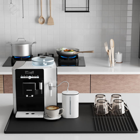 WUDIALIEN raised-edge silicone coffee mat contains spills during use