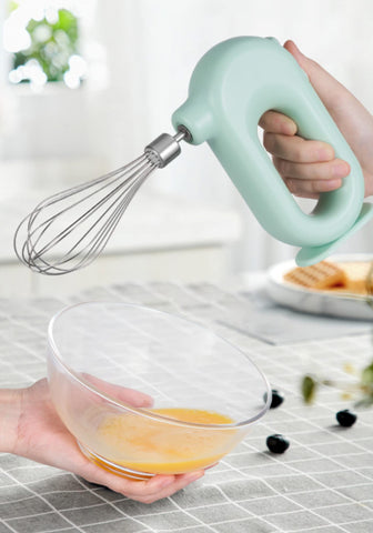Wynboop Mini with USB charging station enables quick recharge between uses.