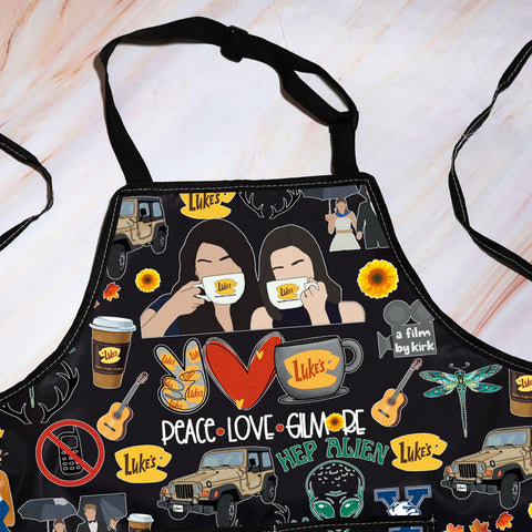 Two large pockets on WZMPA Luke's Diner apron keep essentials handy