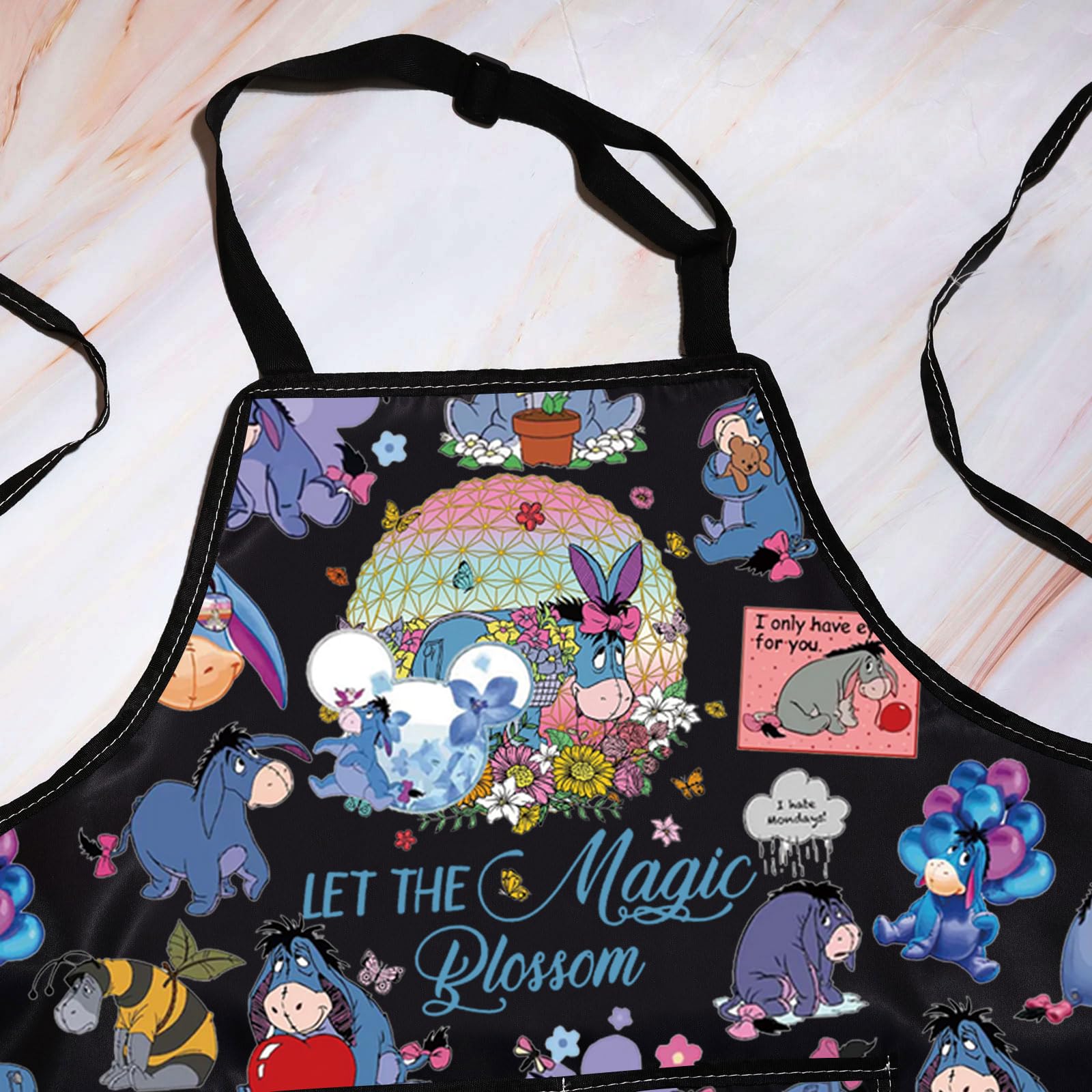 WZMPA Waterproof and oil-proof apron protects clothes during cooking