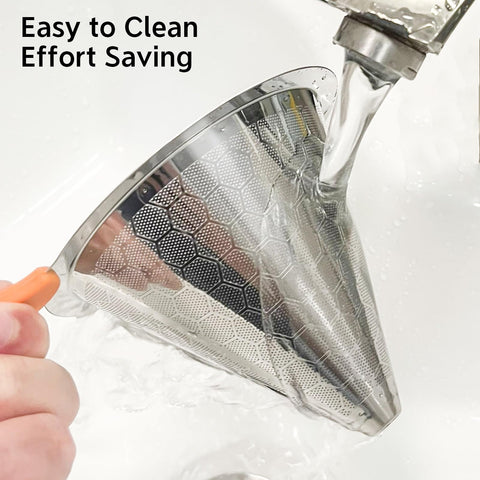 X-VESOLJE cleaning brush assists easy maintenance after use.