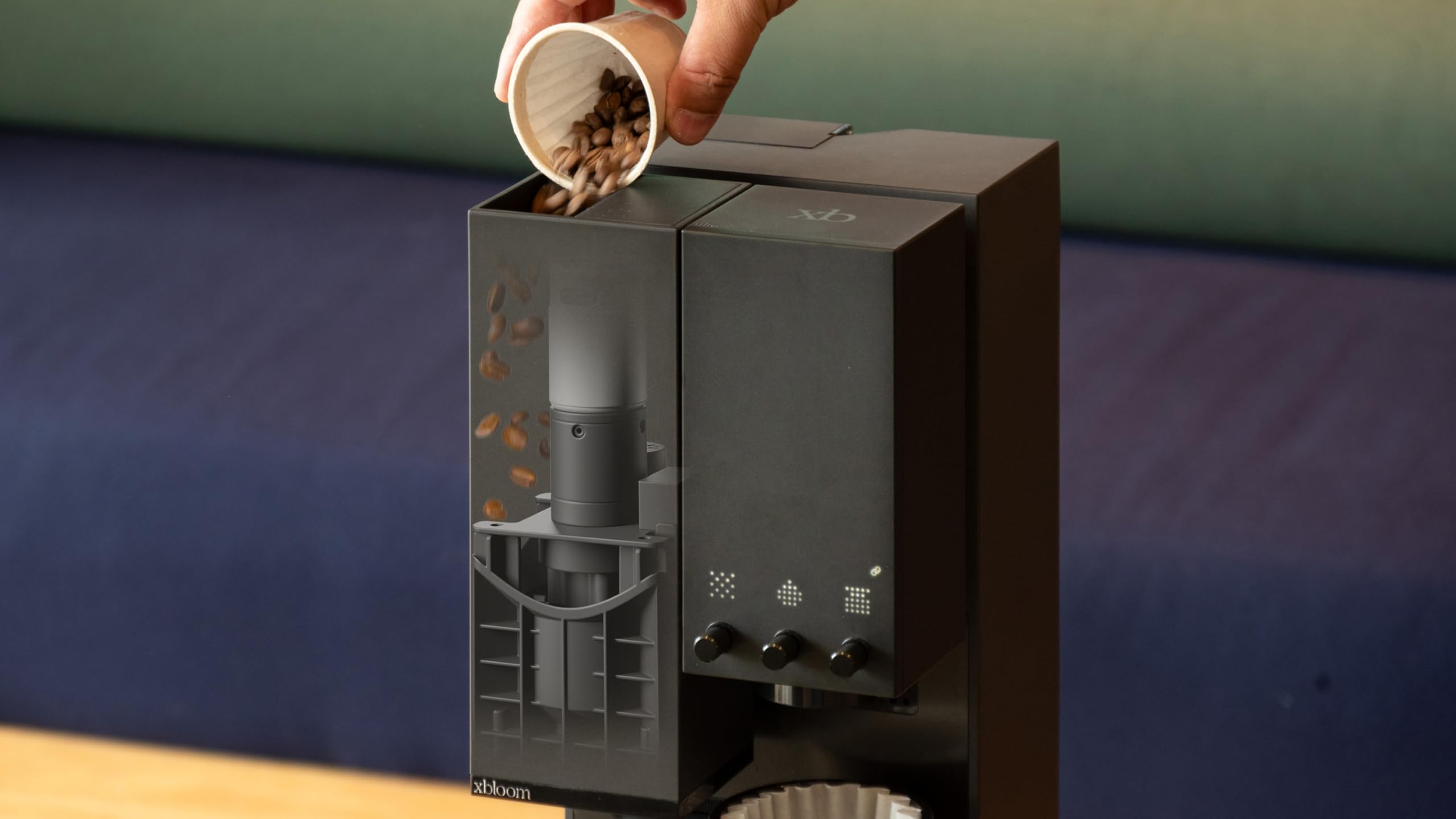 xBloom Studio magnetic dosing cup delivers precise, mess-free dosing for recipes.