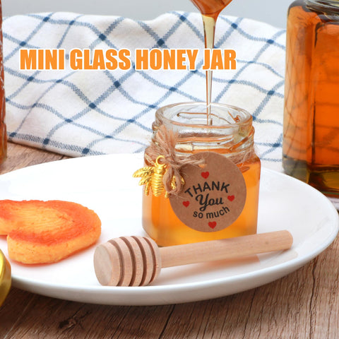 XING-RUIYANG gold bee pendant enhances favor display.