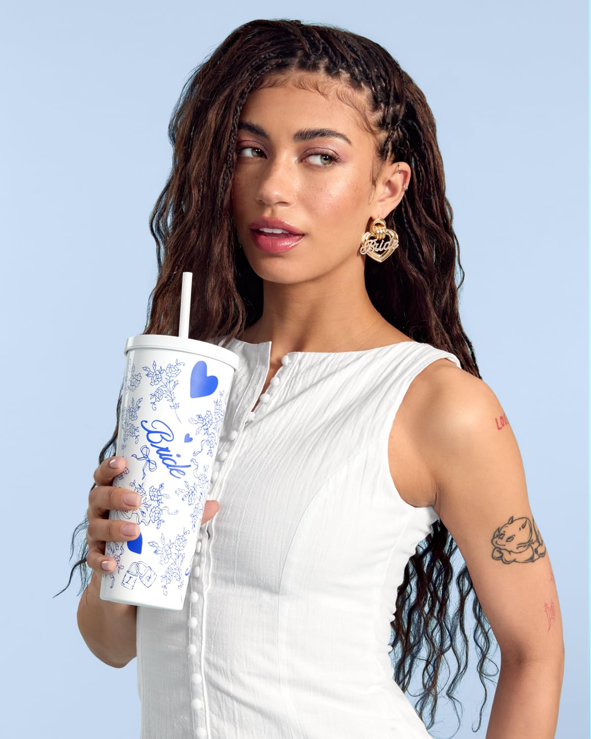 xo, Fetti bride tumbler on wedding brunch scene