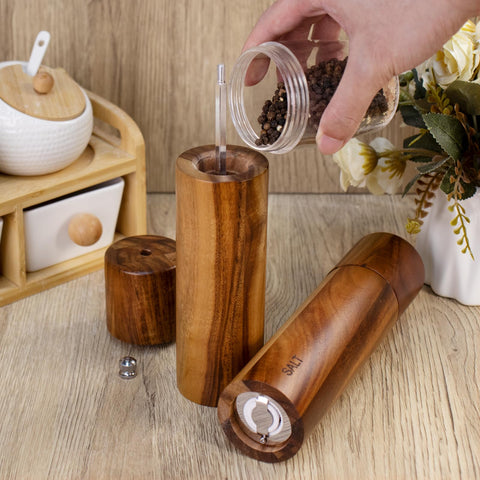 XWXO Acacia gift set ideal for cooks and hosts seeking elegant spice tools.