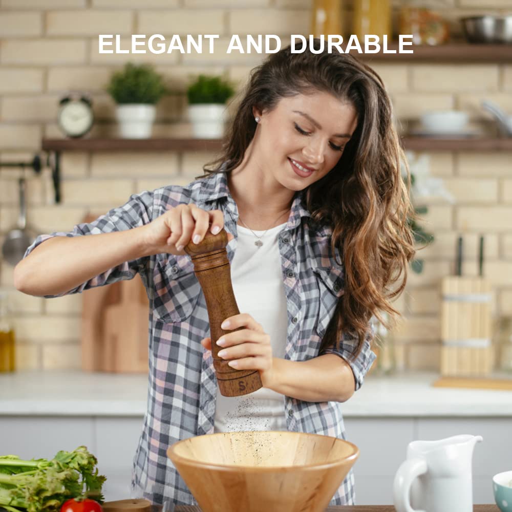 XWXO oak wood grinder with ceramic rotor enabling smooth, adjustable grind.
