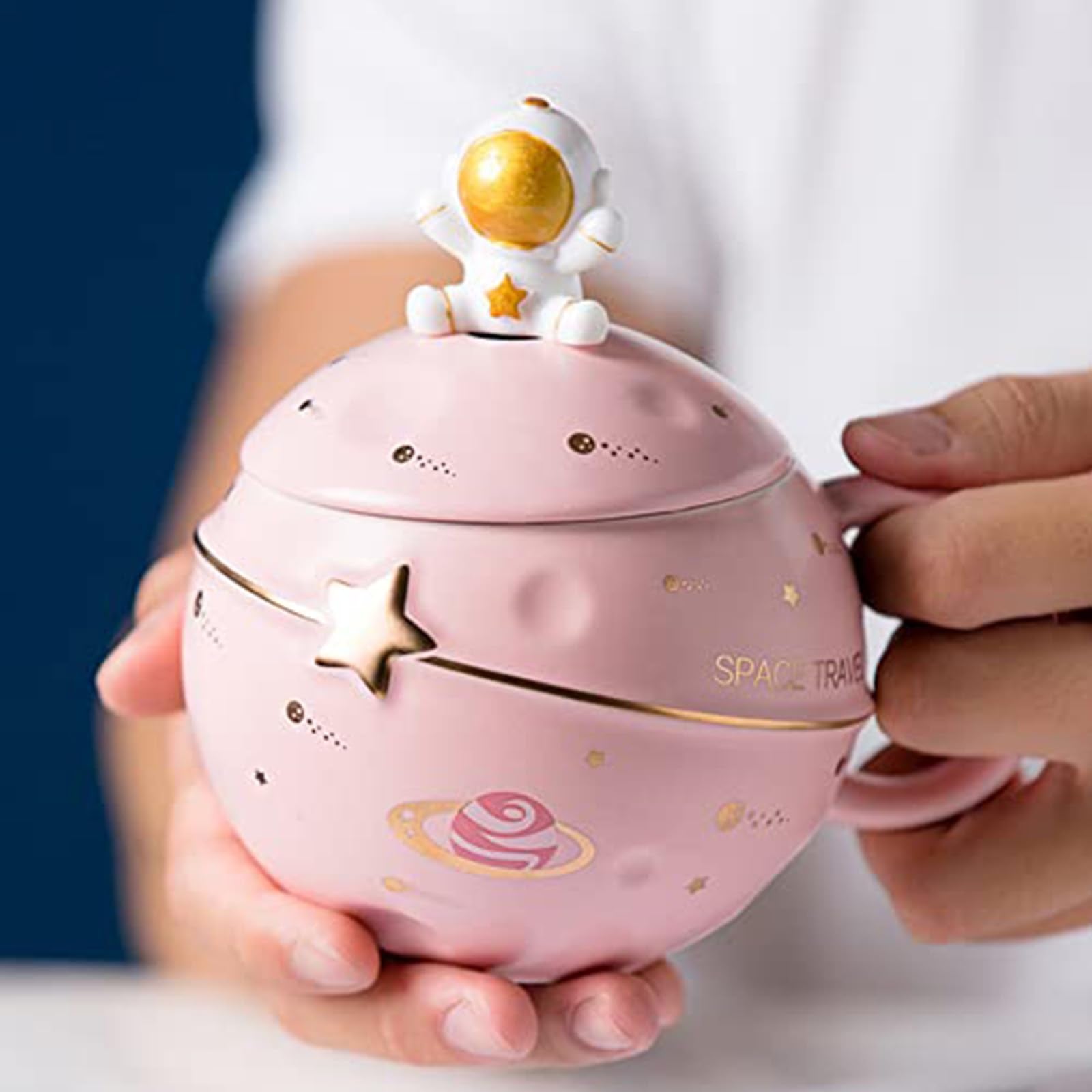 Yalucky Astronaut Cup lid and spoon keep beverages ready and convenient