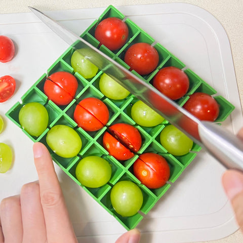 Yamteck Grapes Cherry Tomatoes Cutter showing 16-piece cutting for quick salads