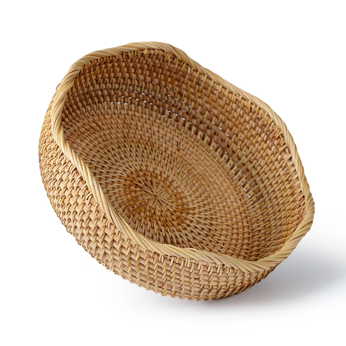 YANGQIHOME rattan bread basket with round scalloped edge on a wooden surface for display